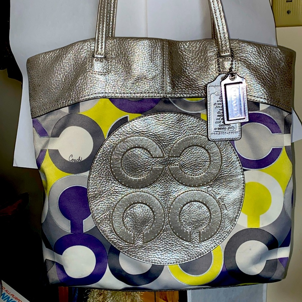 Coach 1941 in demand for the Perry Lilac Julia Op Art Sateen Tote